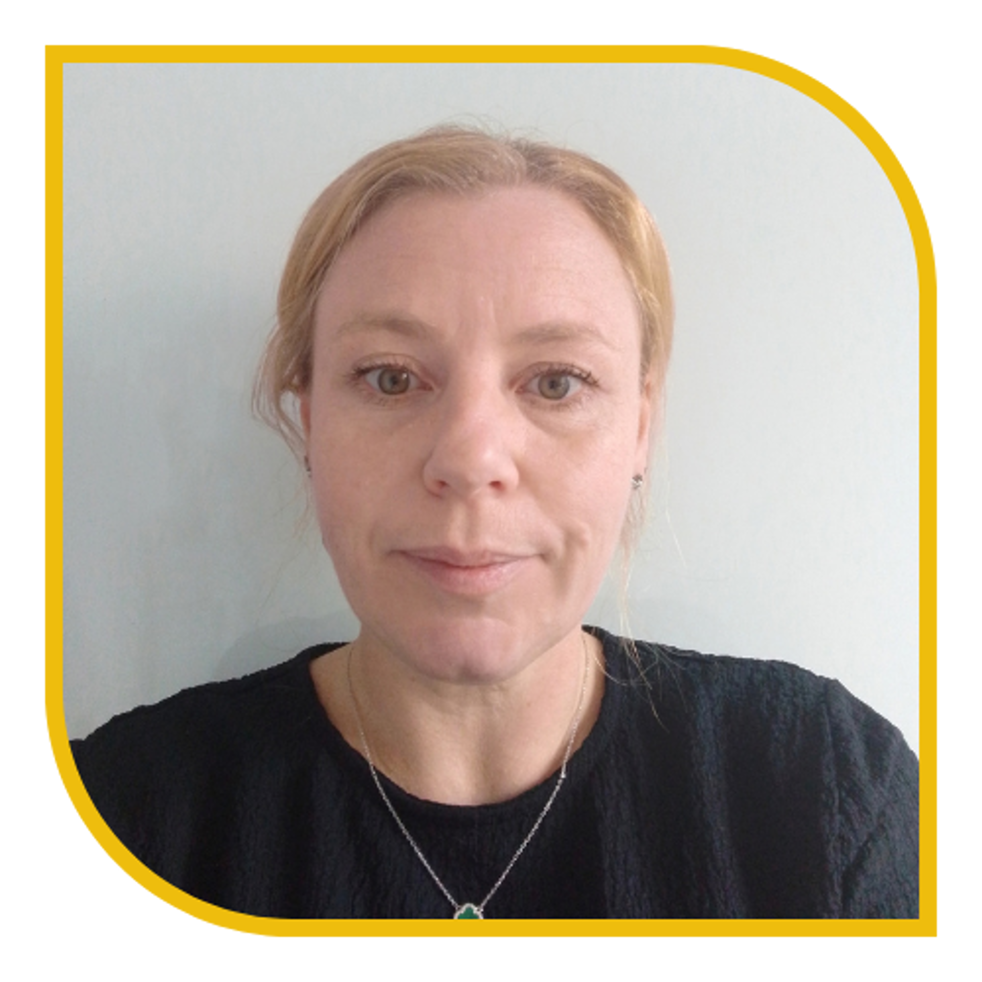 Chloe Castle, Lead Worker