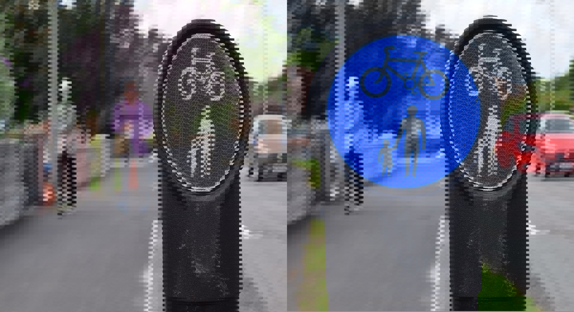 An active travel sign 