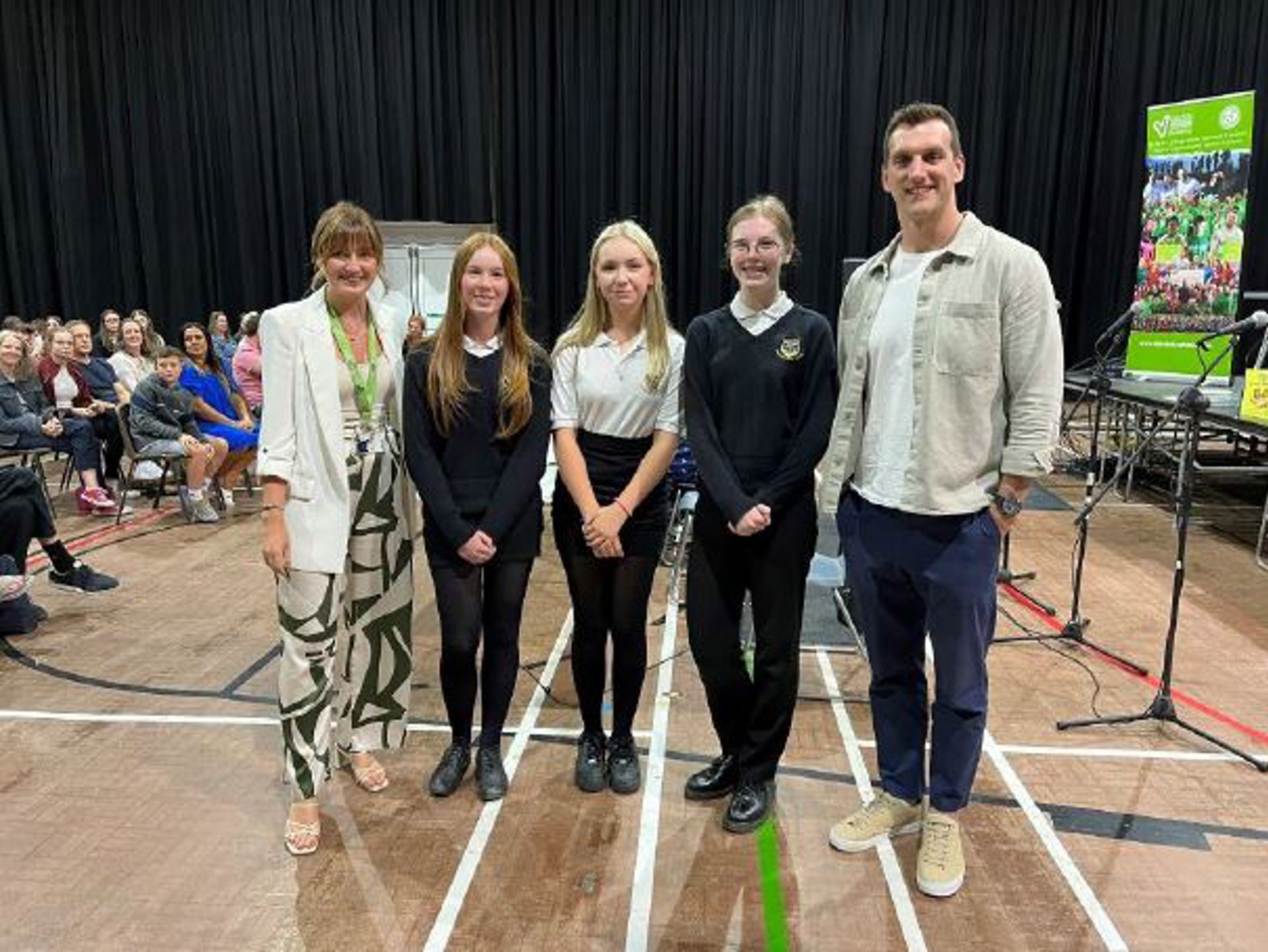 Bryntirion Year 9 pupils with Velindre patron, Sam Warburton