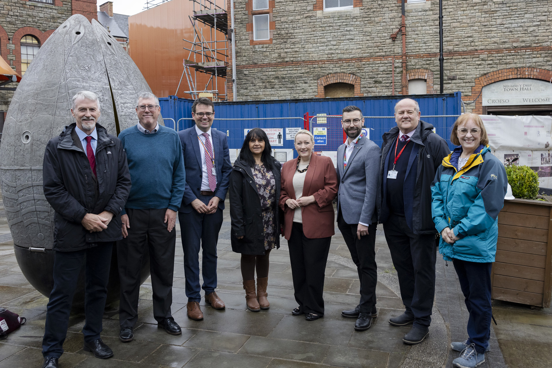 Rebecca Evans, MS with the council’s Cabinet Members councillors, Neelo Farr, Rhys Goode and Leader, Huw David with local members and Huw Irranca-Davies, MS.